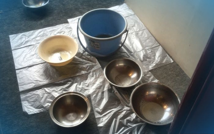 雨漏りの応急処置で最初にやるべきこと